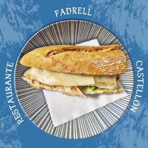 Bocadillo pechuga de pollo con queso